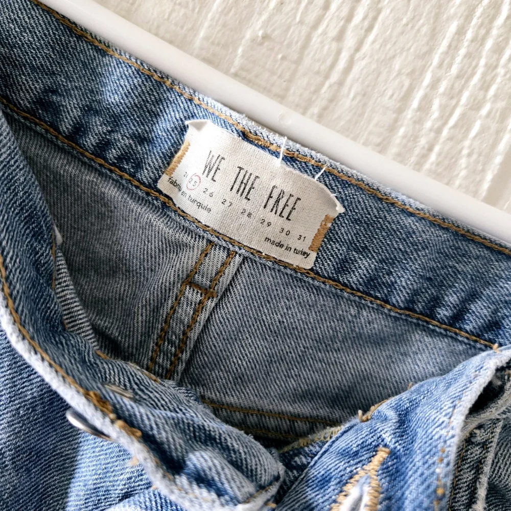 We The Free People Maggie 100% Cotton Button Fly Distressed Cropped Mid Rise 25